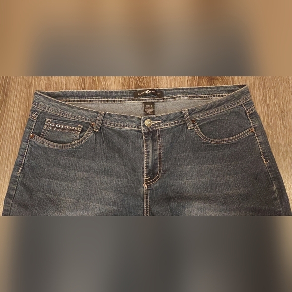 Blue Identity Denim Jean Shorts Bermuda Size 16 Jort Medium Wash Summer Mid Rise - Picture 7 of 9
